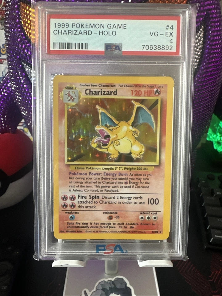 Charizard Base Set 004/102 PSA 4 front
